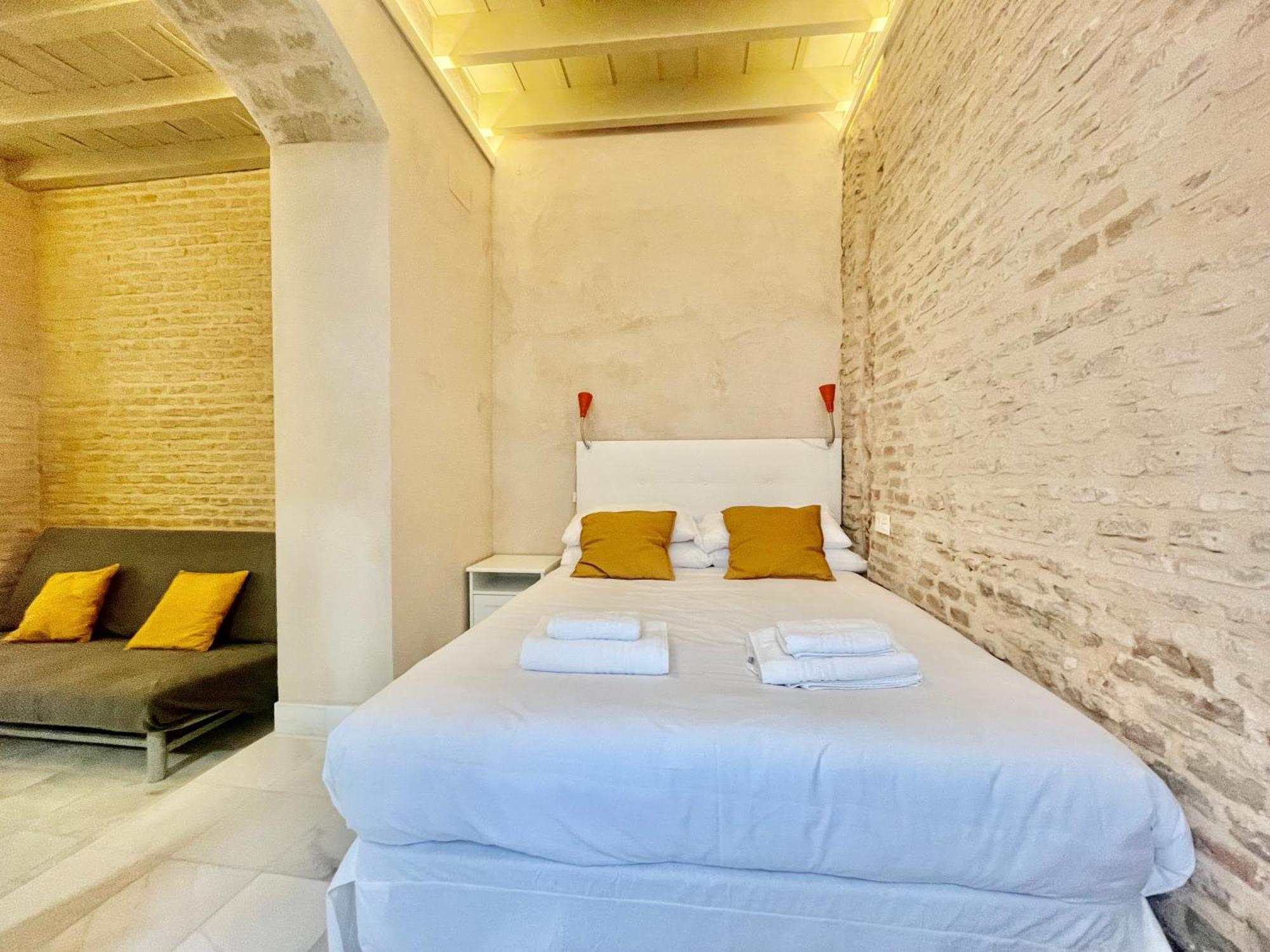 Click Triana - Patio Privado *