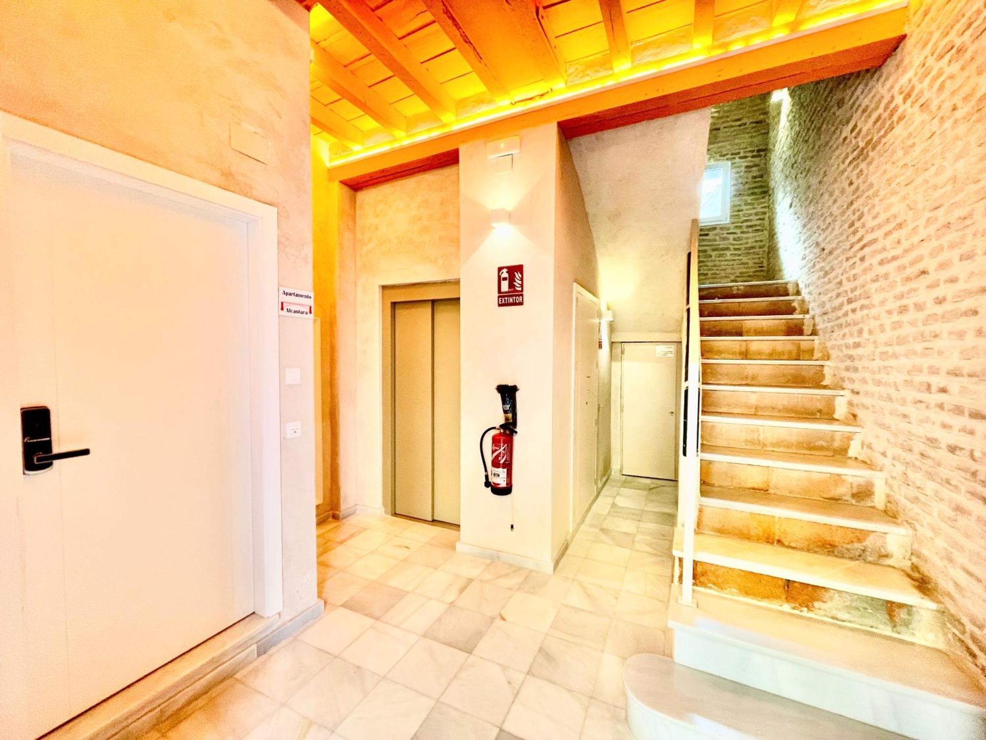 Click Triana - Patio Privado *